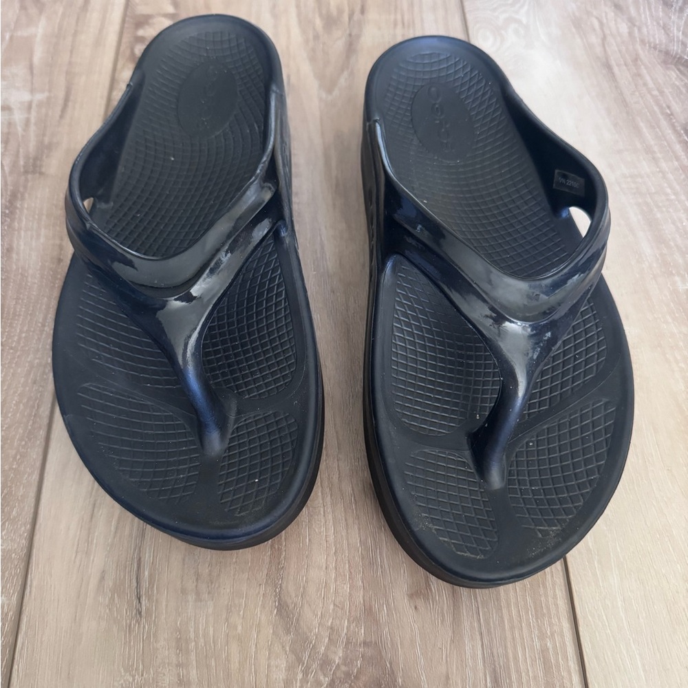 Women’s Oofos Platform Sandal